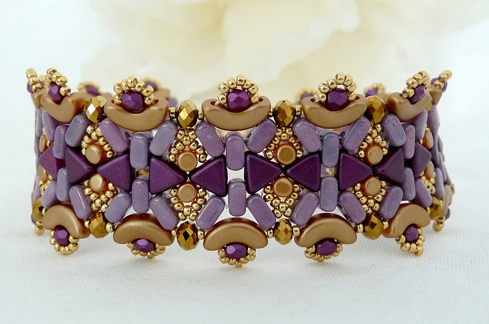 Kheops, Arcos, Minos and Ios par Puca beads in the Maisie Bracelet